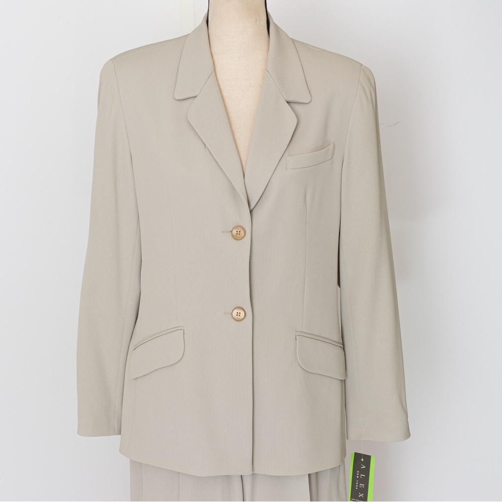 Alex New York neutral sand tan pantsuit tailored high waist monohchomatic 10